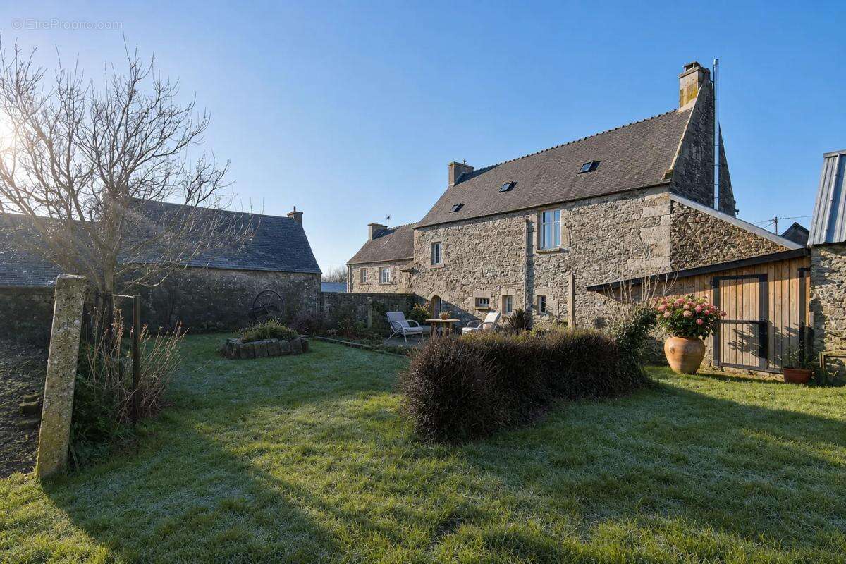 Maison à PLEYBER-CHRIST
