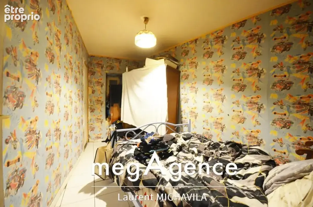 Grande maison de village avec cours à beau potentiel - photo 7