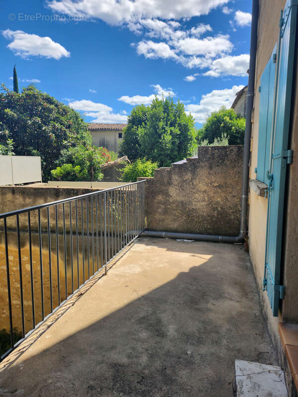 Appartement avec terrasse au 1er étage UZES centre - photo 26