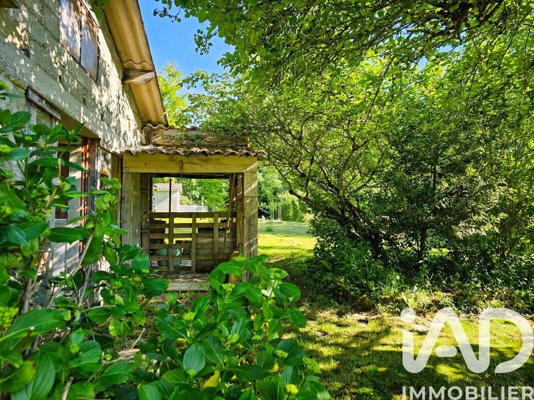 Maison 77 m² à Champagnac-La-Riviere  - photo 5