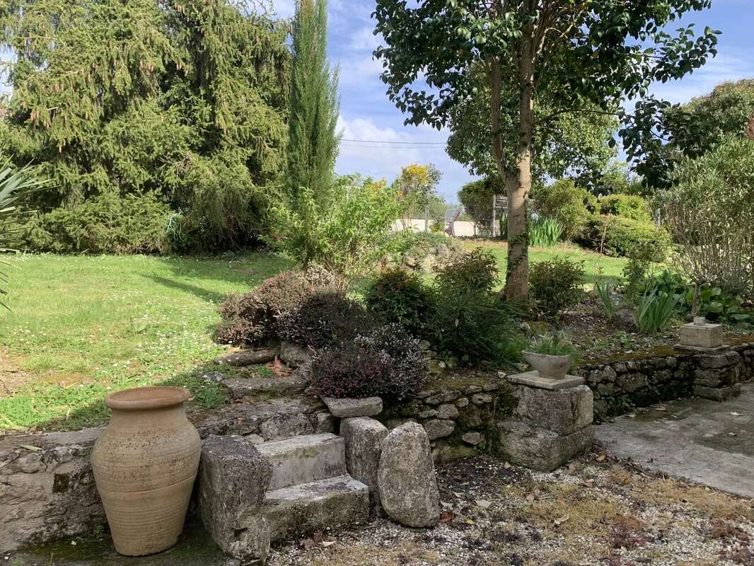Ensemble en pierre de 3 logements et 2 piscines - photo 5
