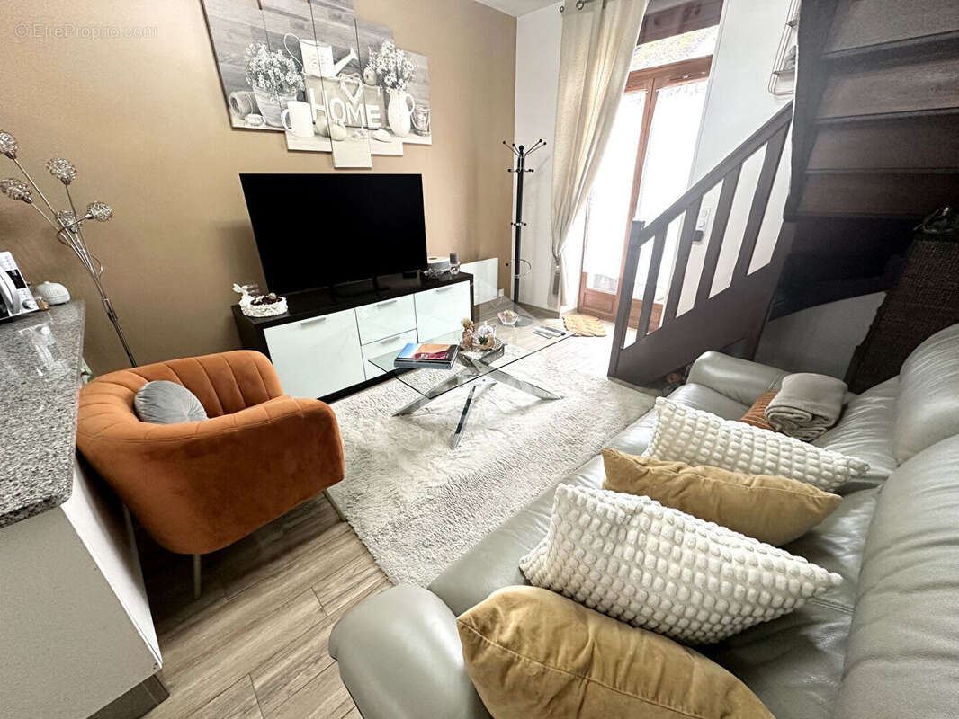 Autre à LORREZ-LE-BOCAGE-PREAUX