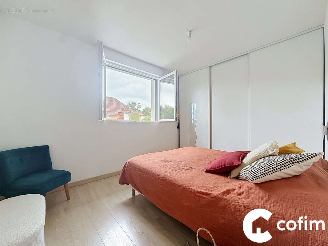Appartement 60 m² à Lons  - photo 6