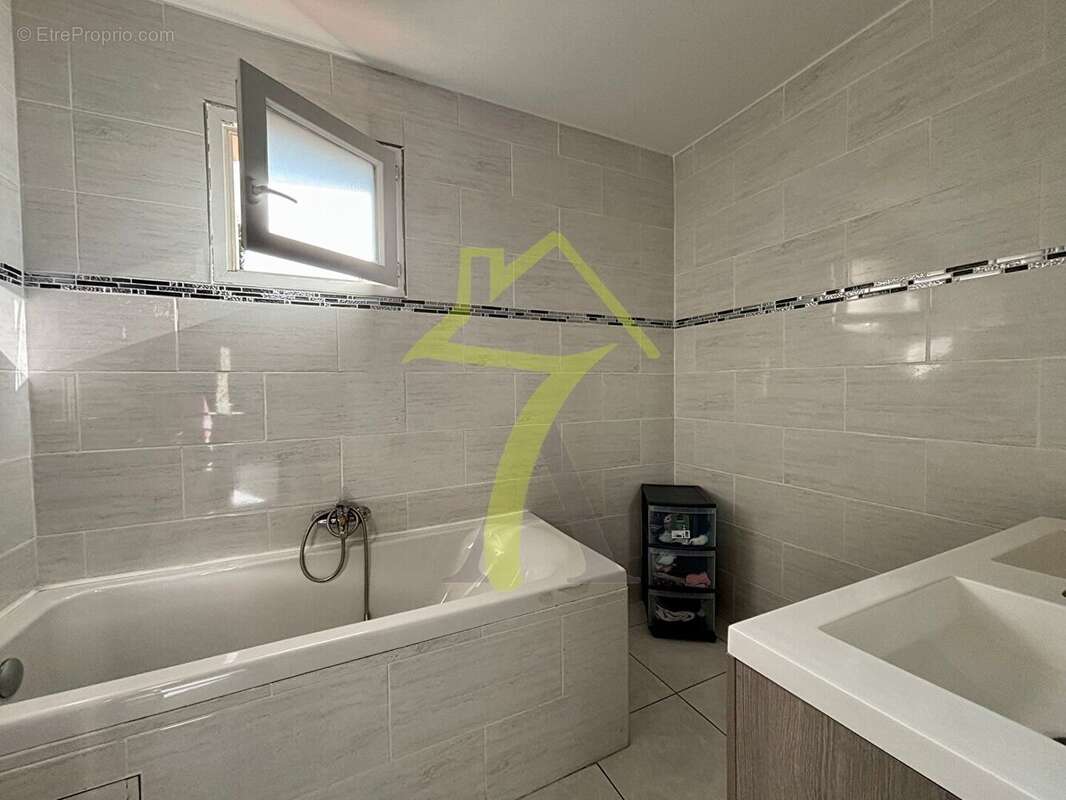 Maison à MARSEILLE-3E