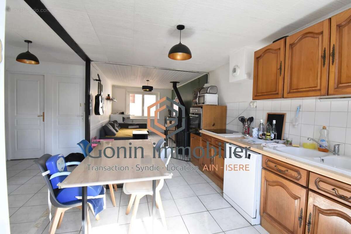 Maison de 98m2 et une grange à rénover - photo 2