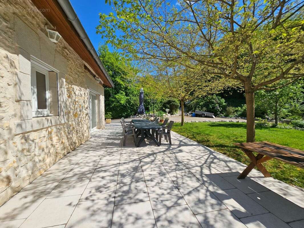 Maison 290 m² à Saint-Jean-En-Royans  - photo 3