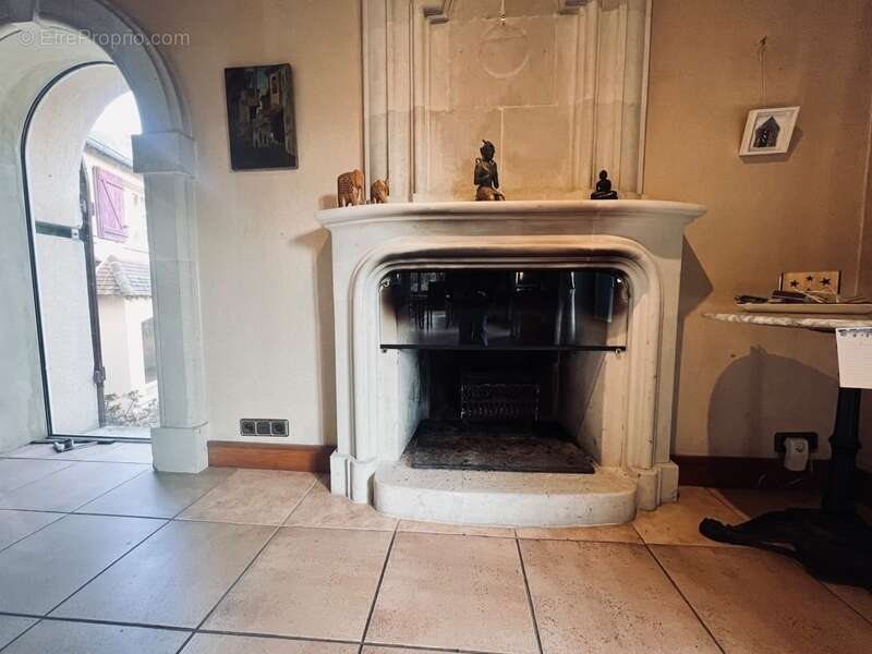 Maison à VAUX-SUR-VIENNE