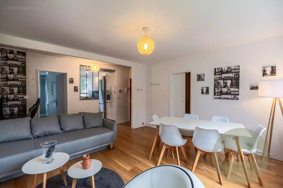 Appartement à BEYNES