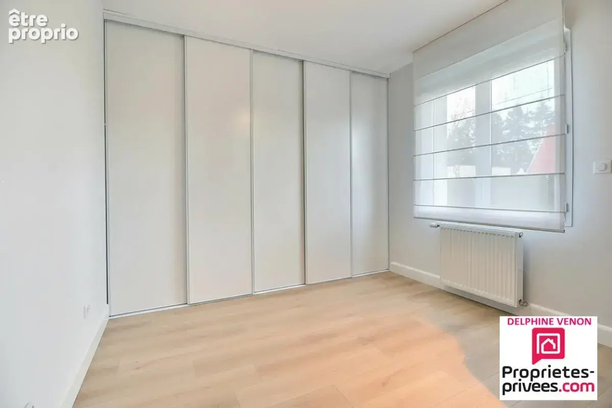 Exclusivité - Maison de plain pied classe énergie C avec 4 chambres , combles aménageables et garage sur un terrain de 1000 m² à - photo 10