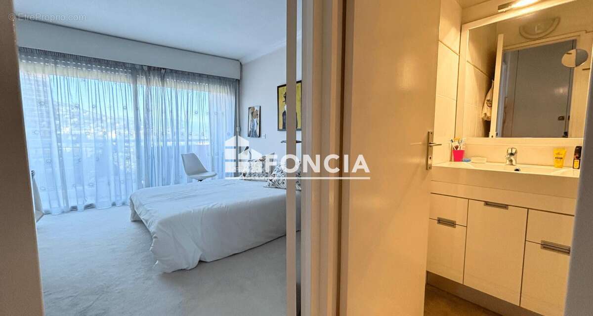 Appartement à MANDELIEU-LA-NAPOULE