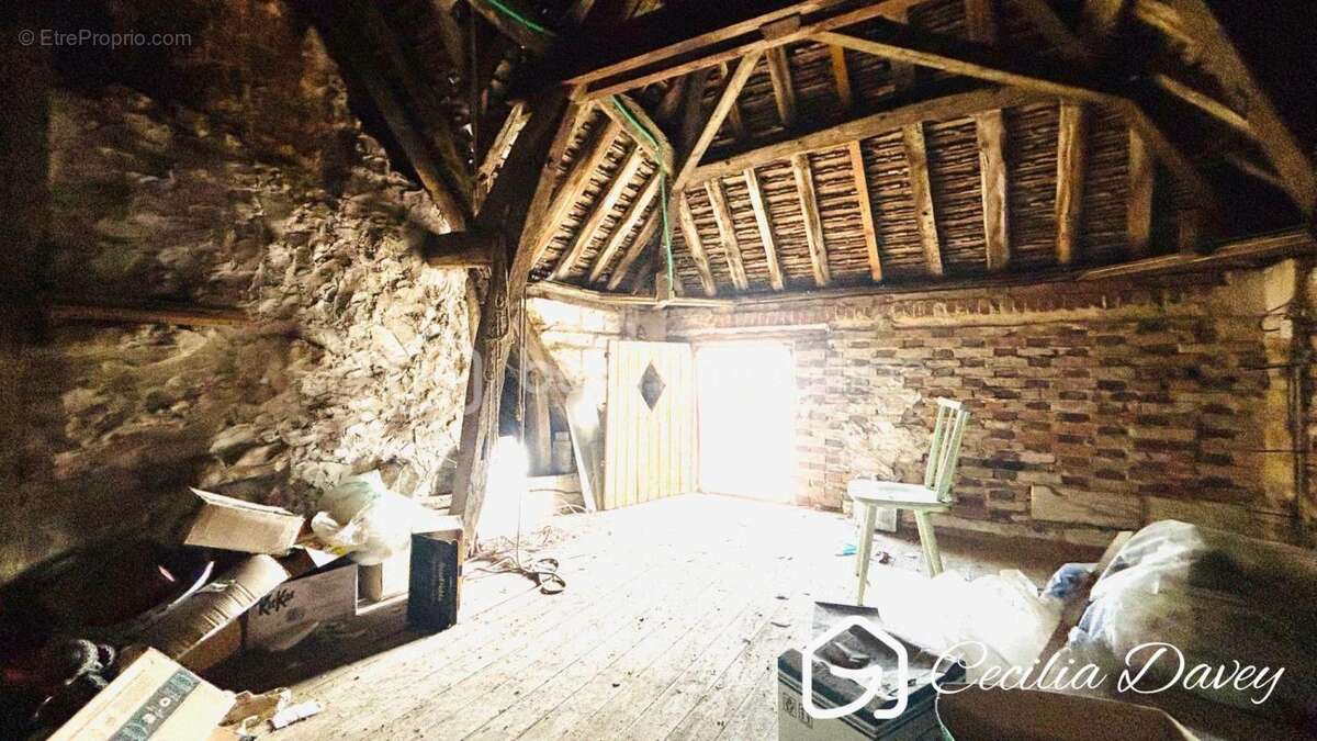 *** Nouveauté : Pour les amoureux de l'ancien : Fermette du XVIIIème siècle de plain-pied, pleine de charme avec fort potentiel  - photo 14