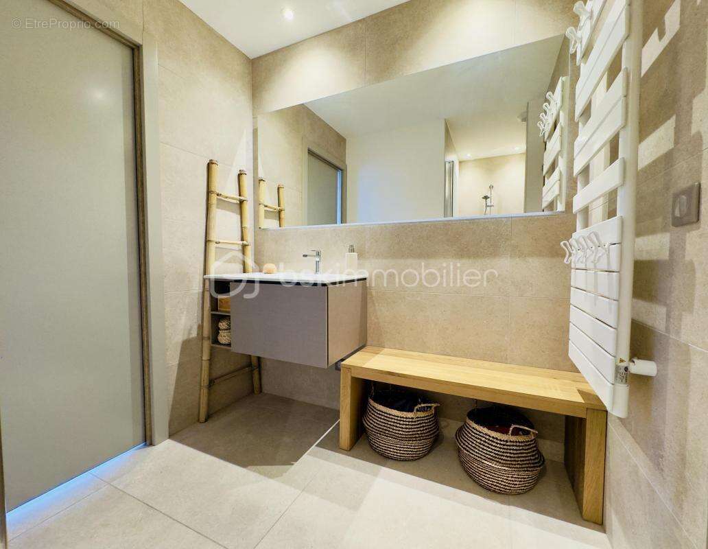 Maison à LA ROCHE-SUR-FORON