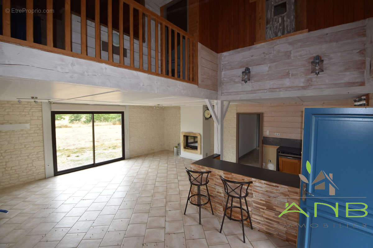 Maison 154 m² à Saint-Sornin  - photo 2