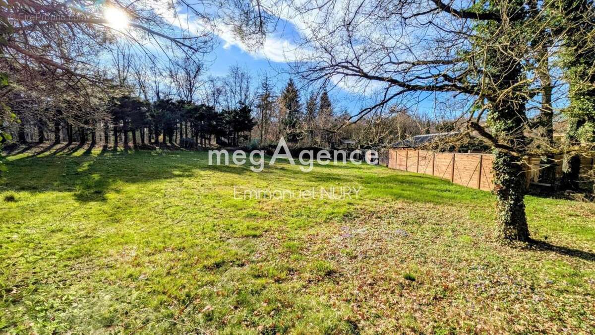 Terrain à MARCY-L'ETOILE