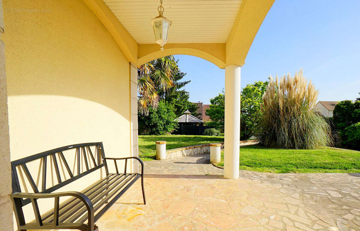 Maison à MEZIERES-SUR-SEINE
