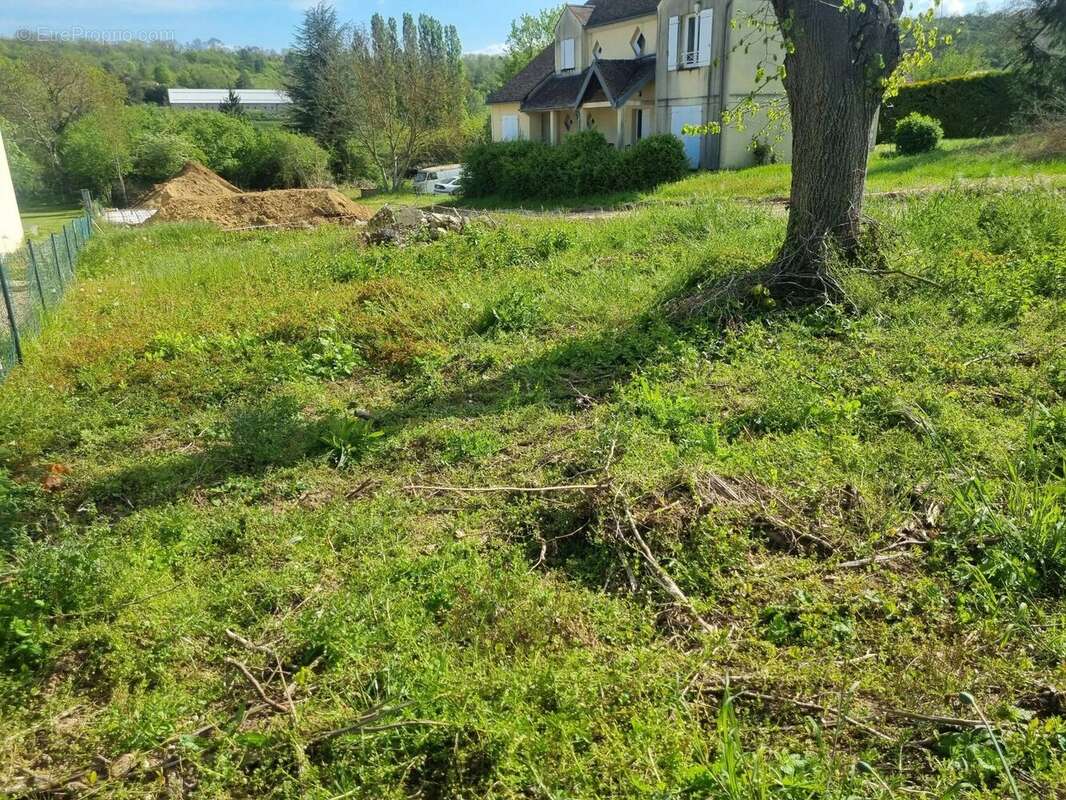 Terrain à BEYNES