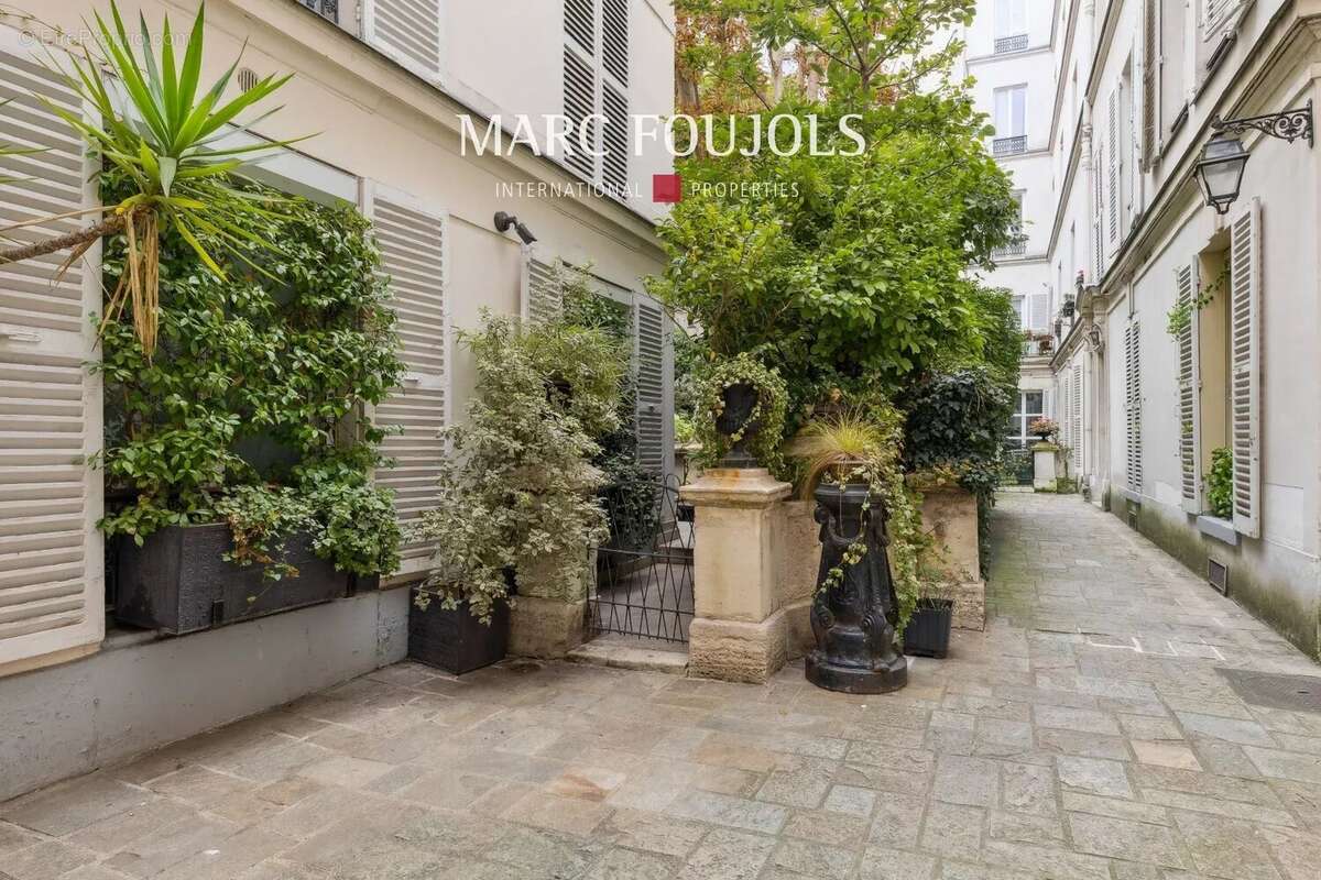 Appartement à PARIS-6E