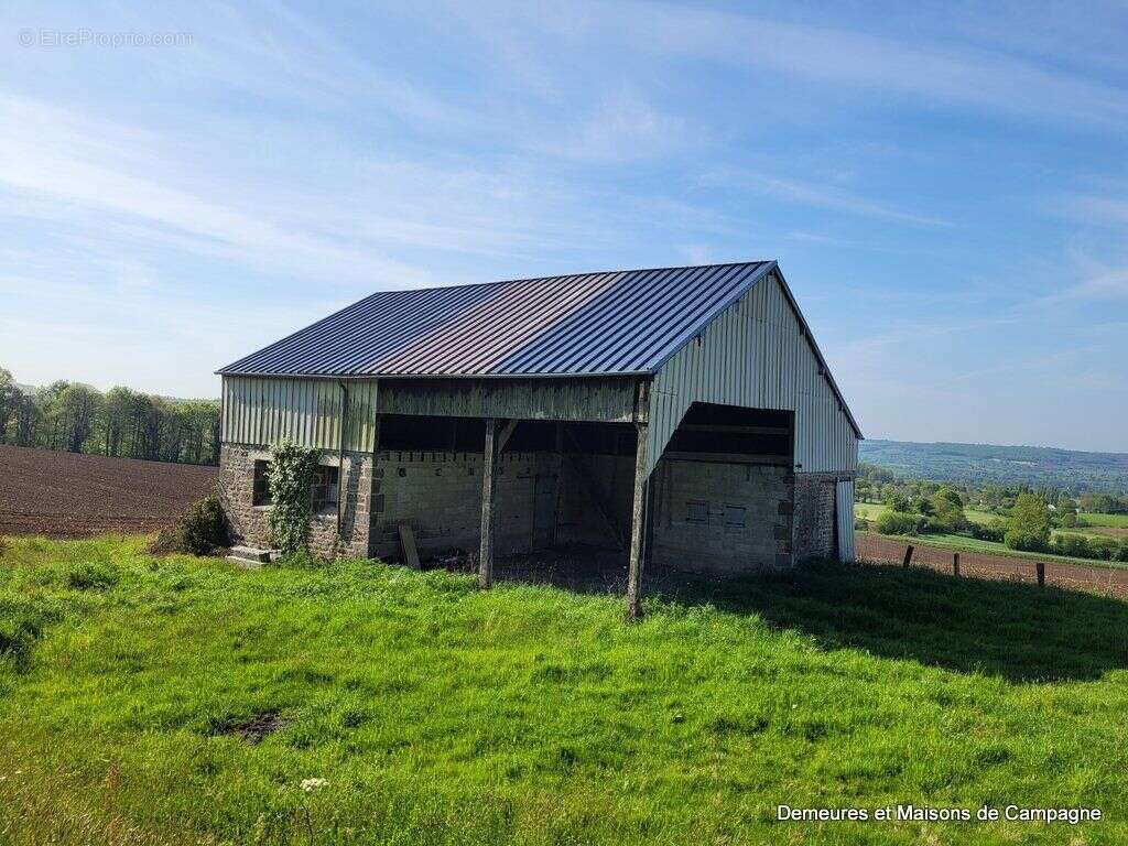 Maison à SAINT-POIS