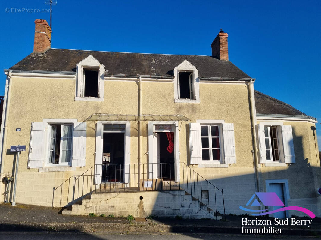 façade avant - Maison à CHASSIGNOLLES