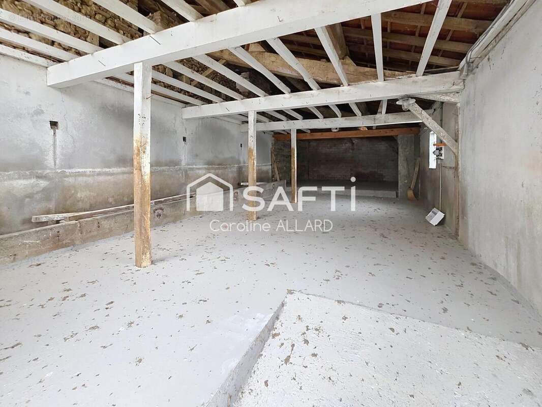 Maison 129 m² à Sauveterre  - photo 4