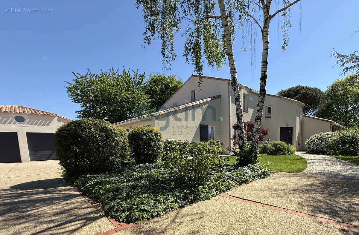 Maison à L'HERBERGEMENT