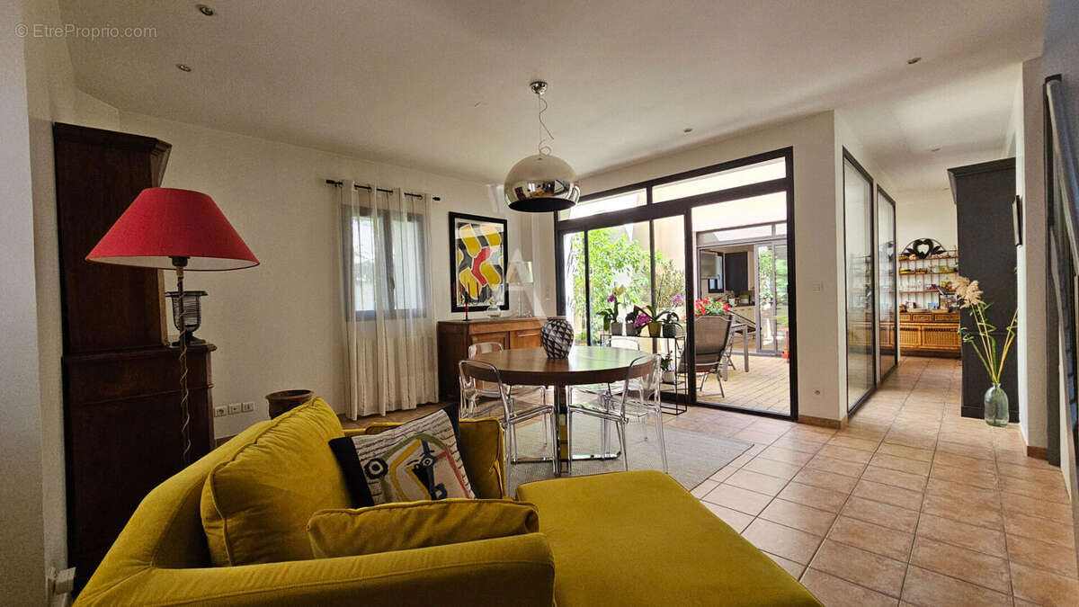 Maison Nimes 5 pièce(s) 145.57m² - photo 3