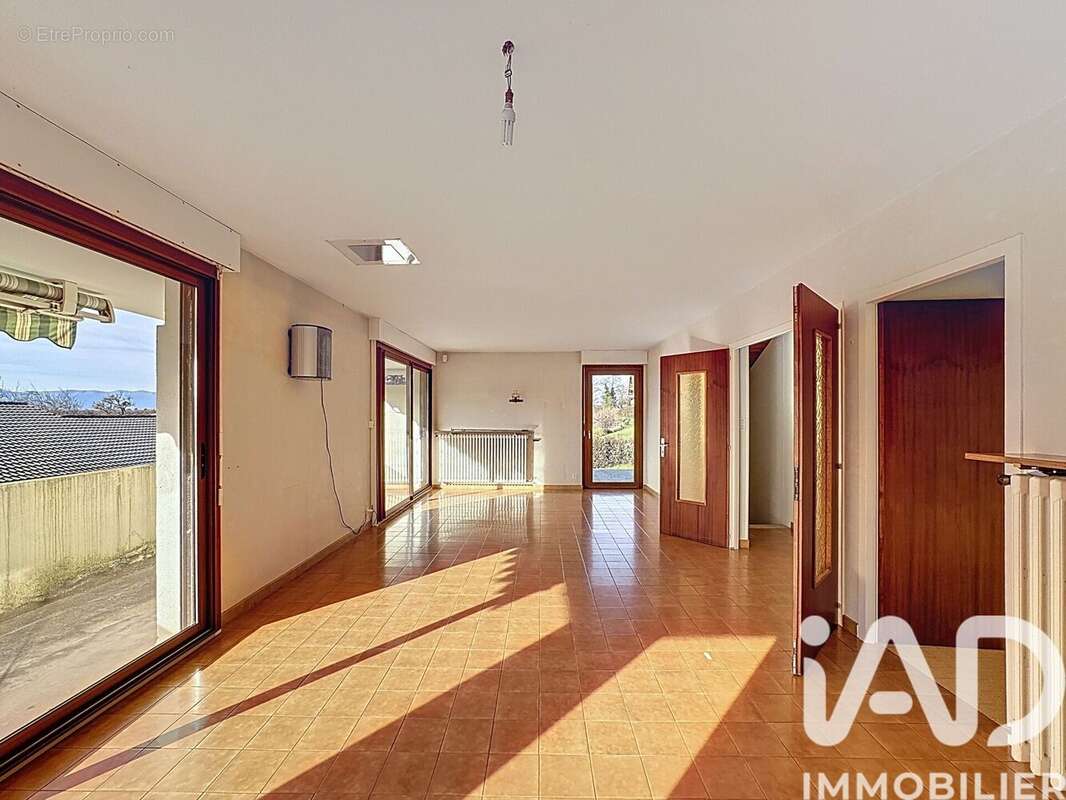 Photo 3 - Maison à CRANVES-SALES