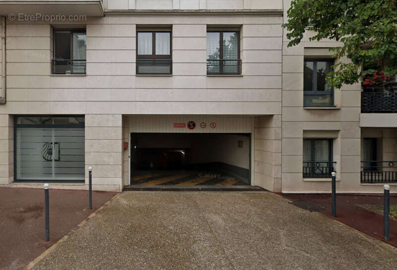 Parking à ISSY-LES-MOULINEAUX