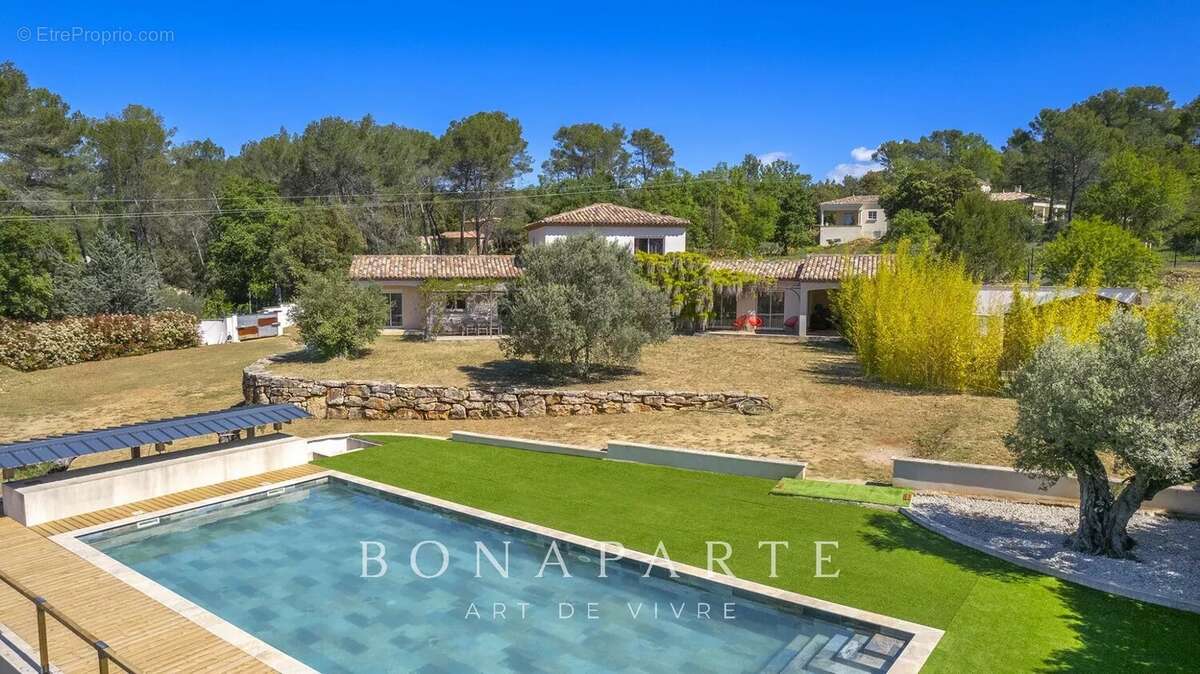 Lorgues - villa de maçon, traditionnelle, de 230m² habitables, sur un terrain de 4297m² + piscine - photo 2