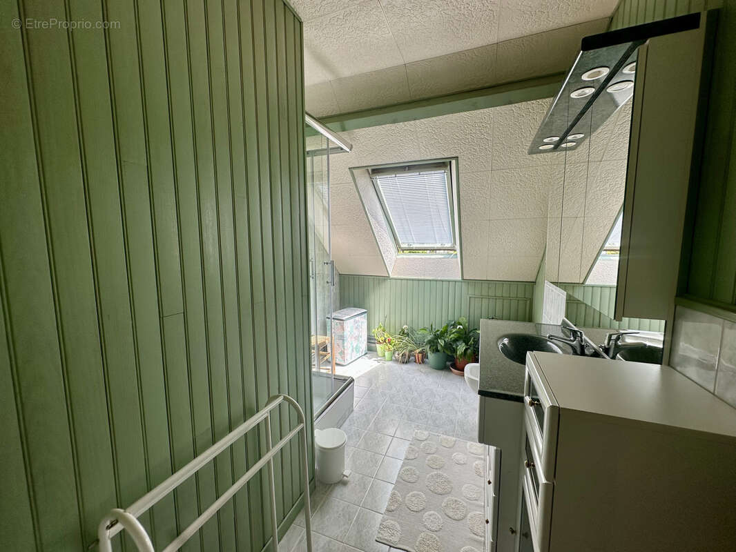 Belle maison familiale de 185 m2   Un véritable havre de paix en bord de rivière - photo 17