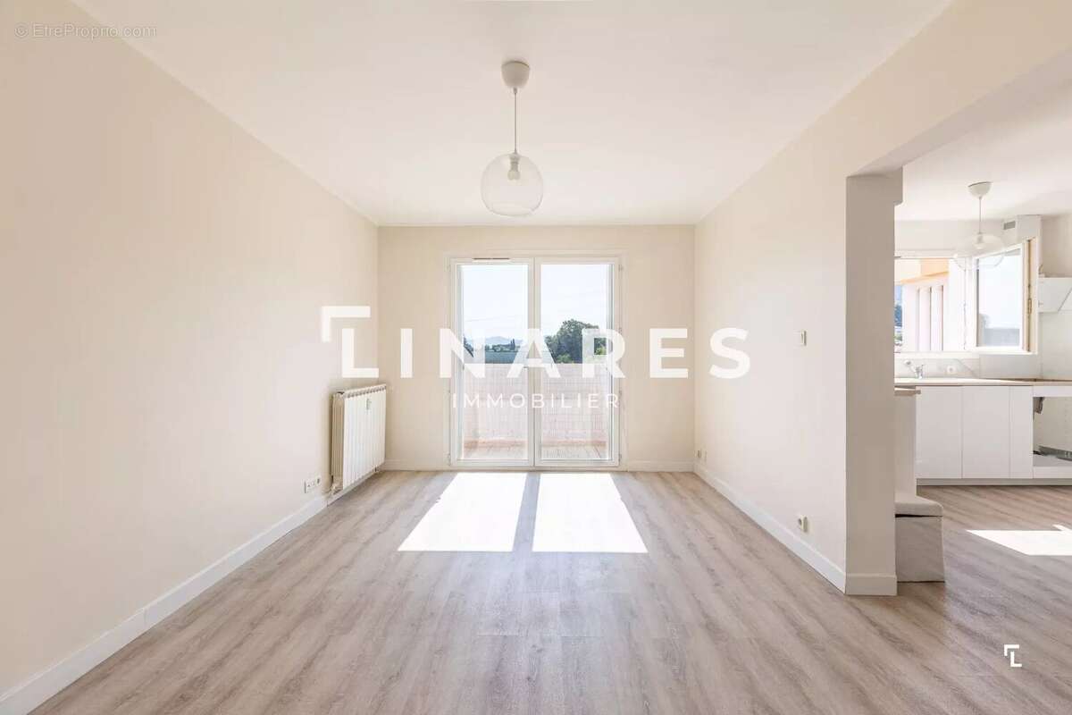 Appartement à MARSEILLE-11E