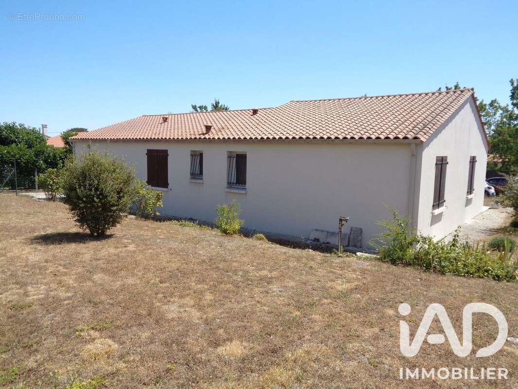 Maison 84 m² à Saintes  - photo 7
