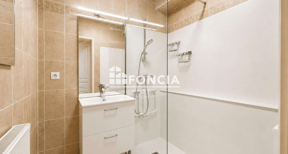 À vendre – Superbe T2 de 50 m² joliement rénové – Résidence Saint-Exupéry à Agen - photo 5
