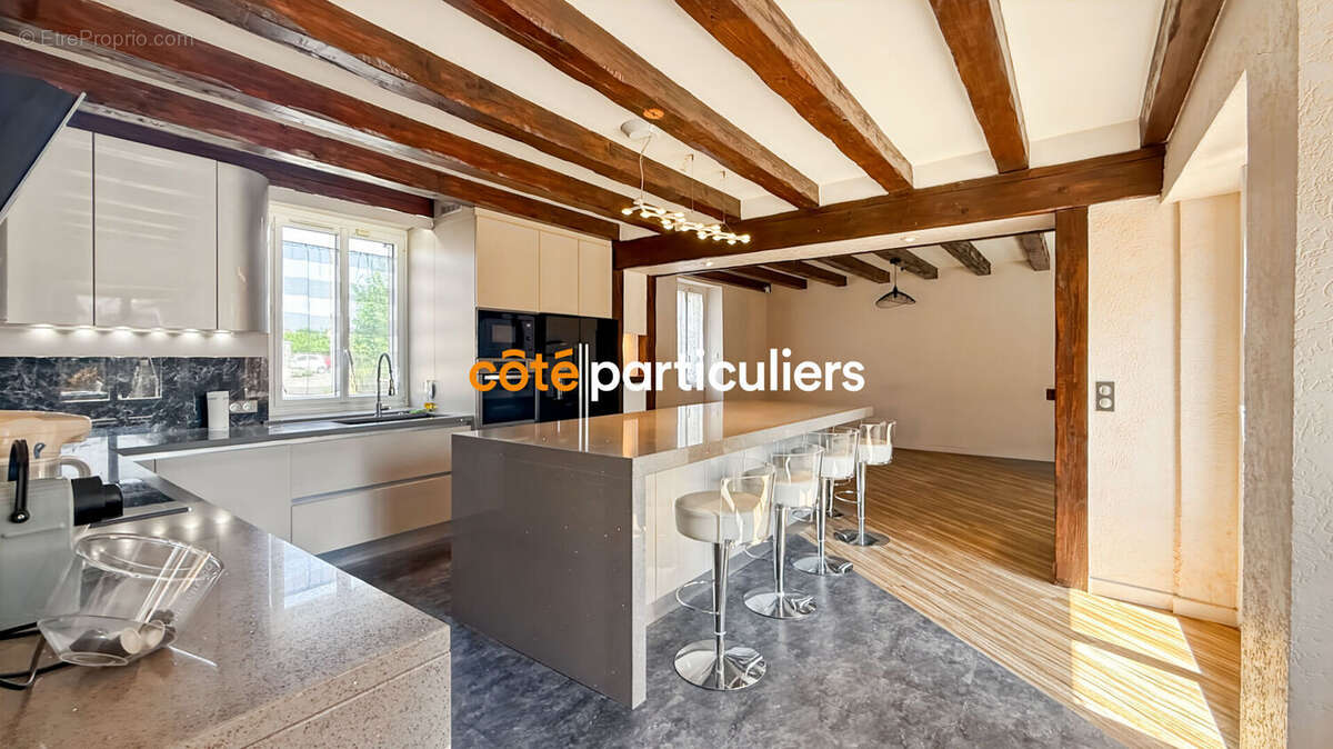 Maison à EVRY-GREGY-SUR-YERRE