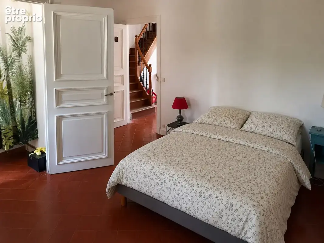 Maison de maître avec jardin et garage - photo 13
