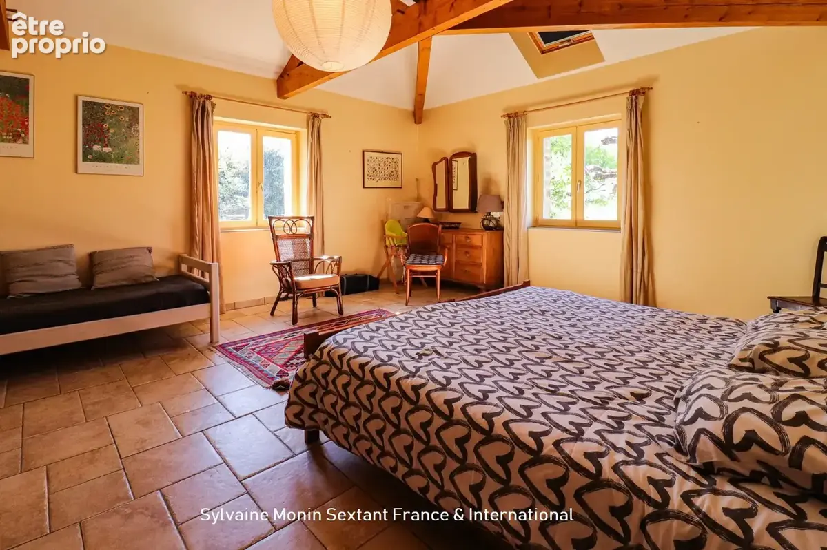 Charmante maison en pierre rénovée avec piscine et vue dégagée - photo 13