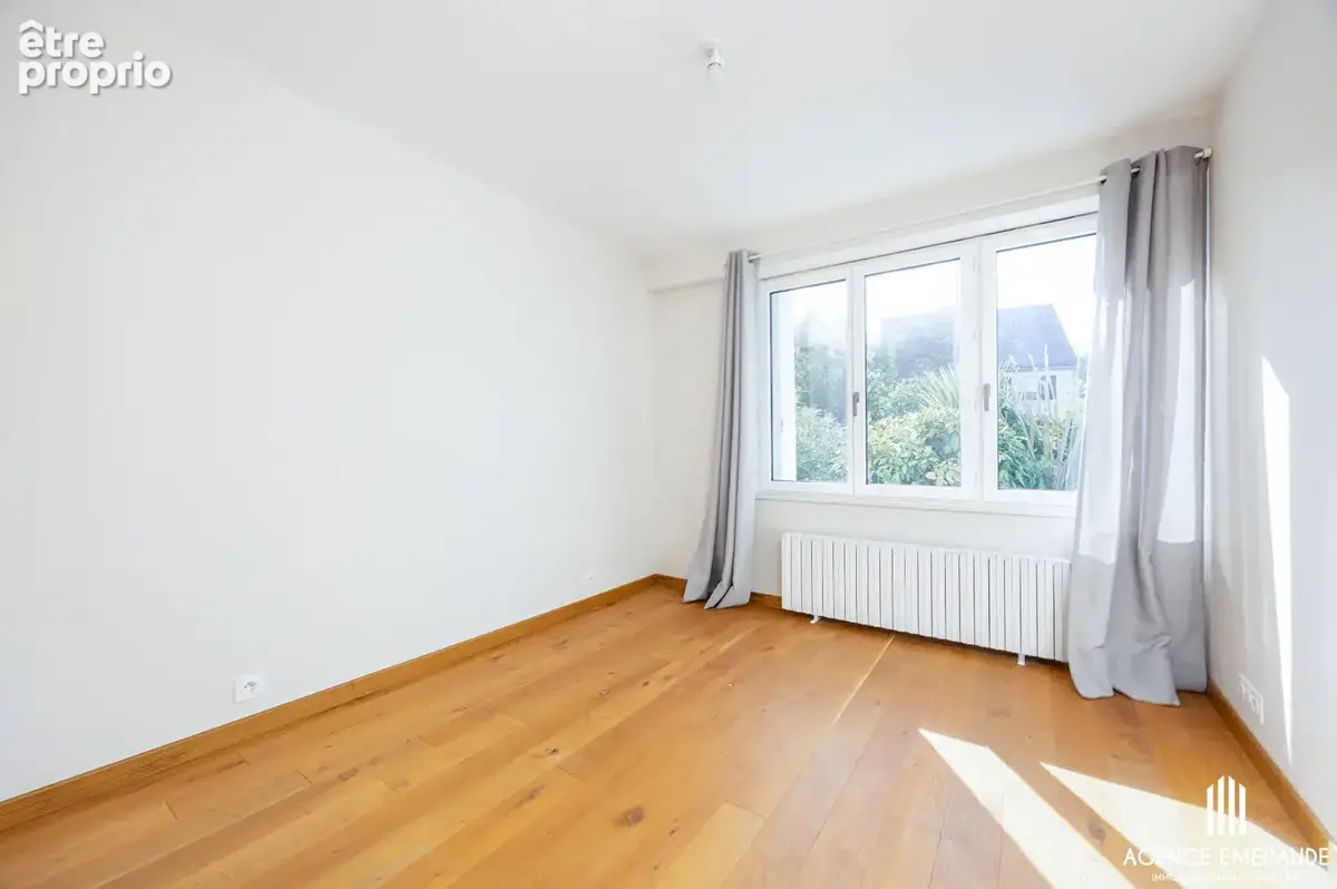 À  vendre maison Dinard Port Blanc 4 pièces 3 chambres 115 m² garage cour - photo 4
