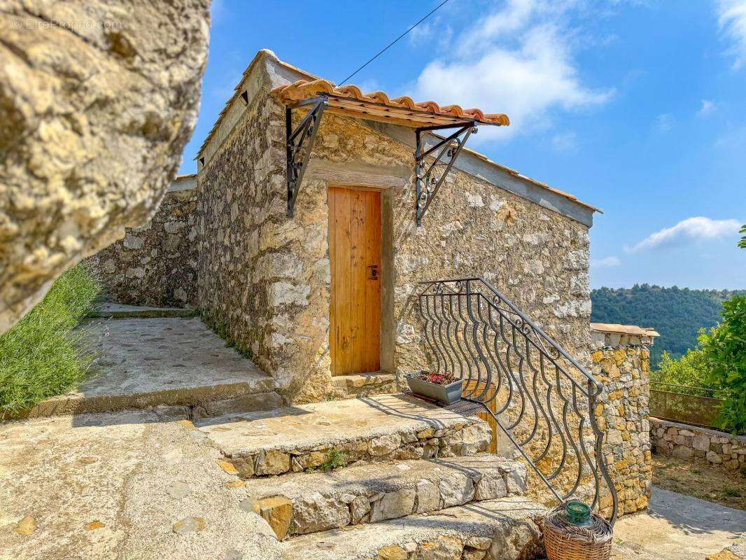 Bâtisse de 180,30 m², 3 appartements + Terrain 34 443 m² - photo 27