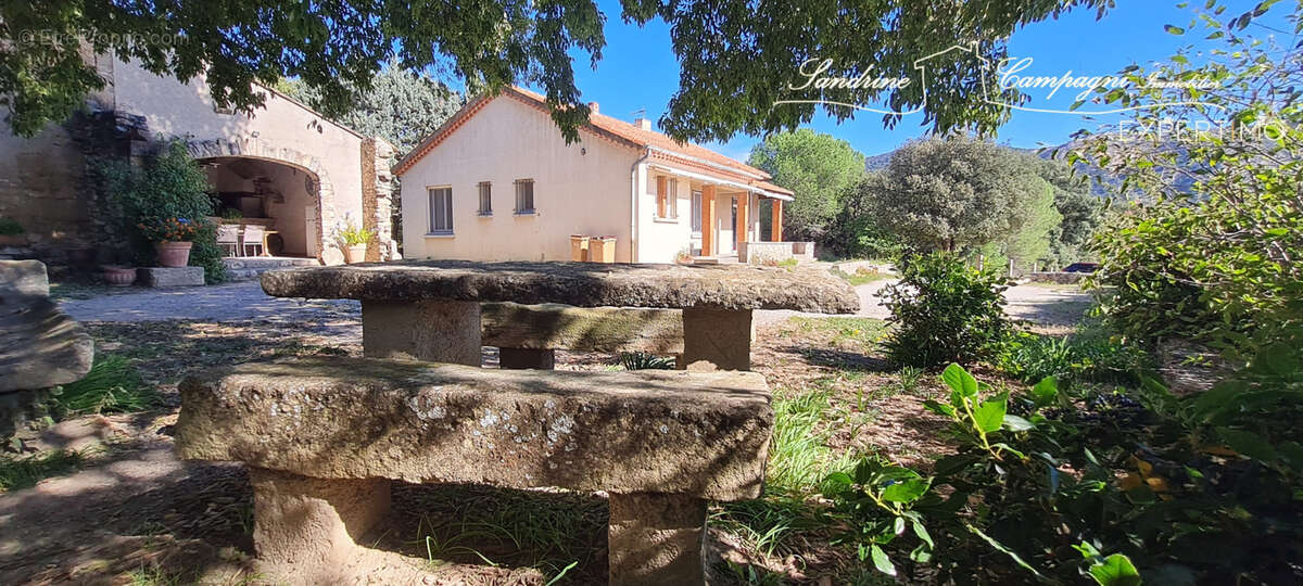 Maison à ROBION