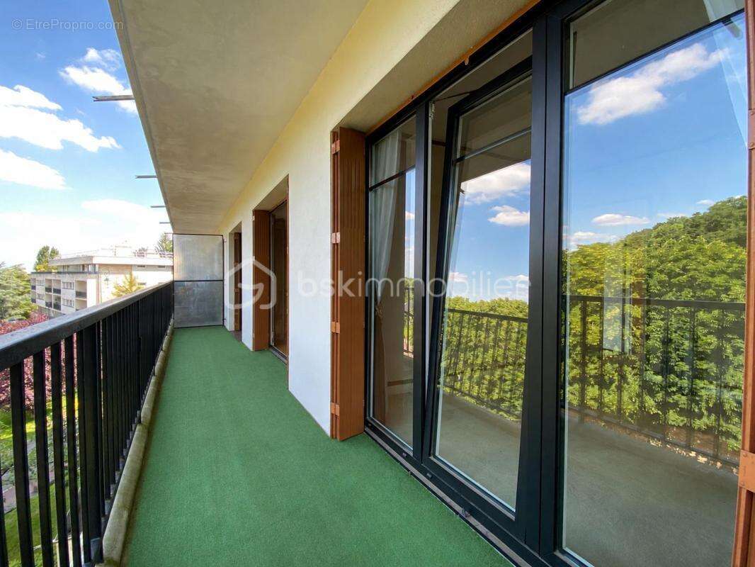 Appartement à VILLE-D'AVRAY