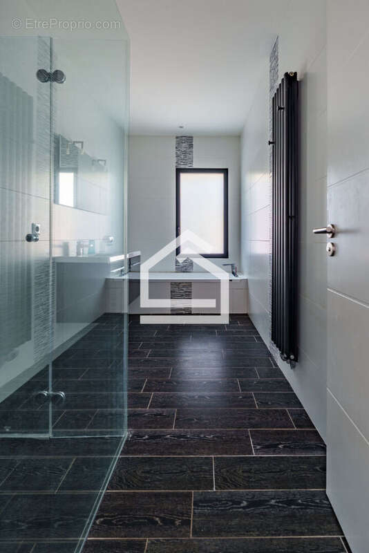 Maison à BLANQUEFORT