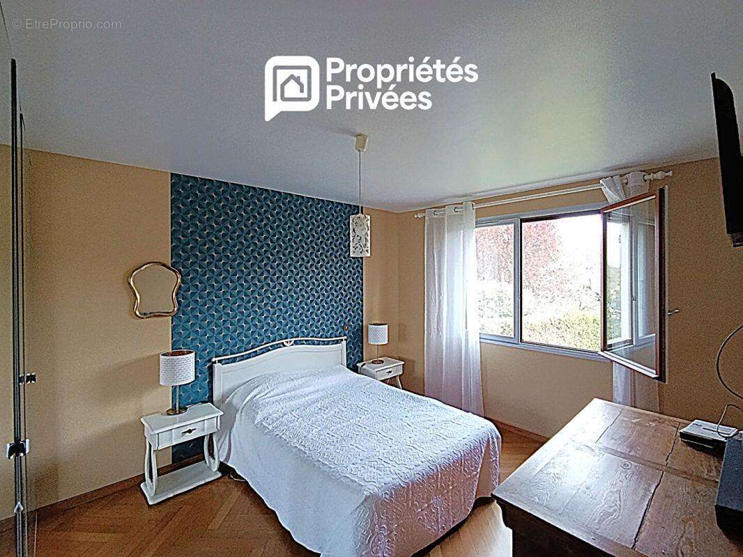 Dans le Dépt 25, en secteur limitrophe à MARNAY 70 : Belle maison familiale de 193 m2 habitables avec sous-sol complet semi-ente - photo 8