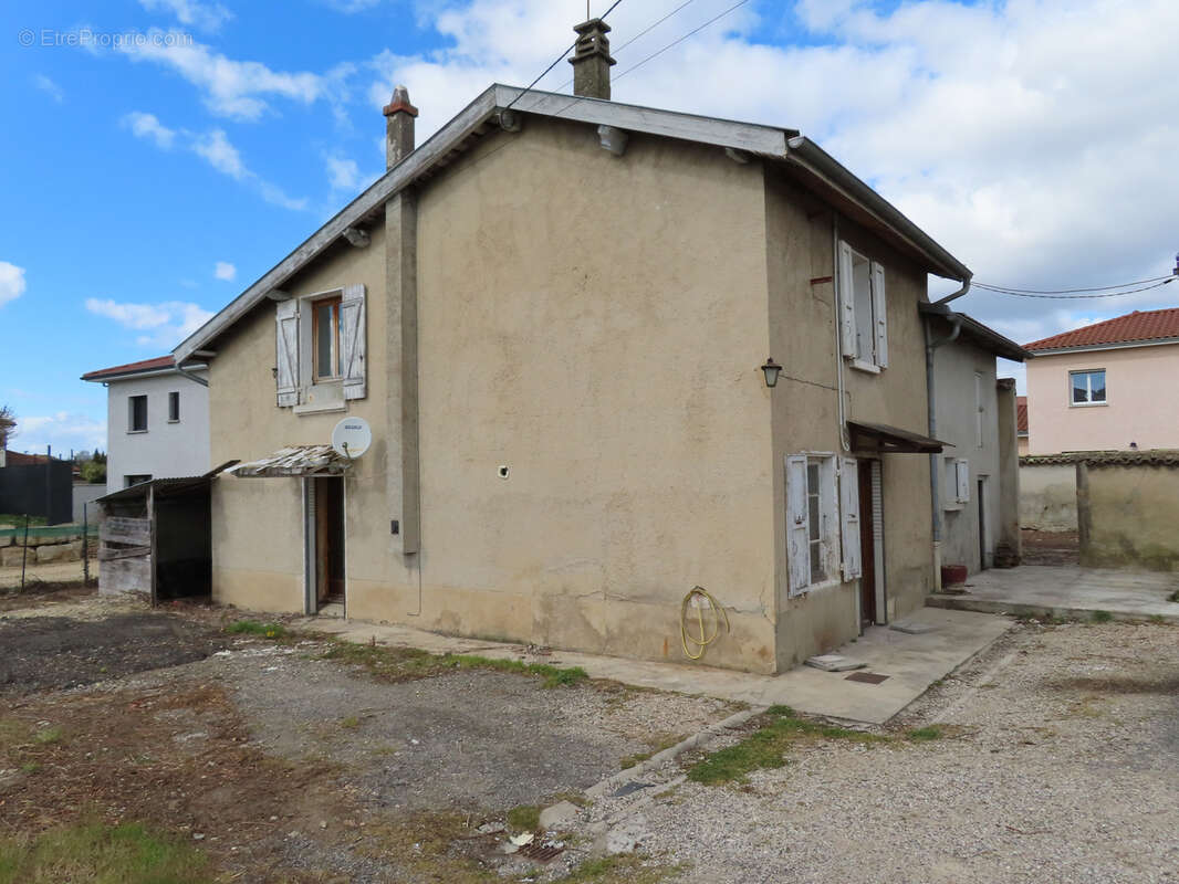 Maison à CHAVANOZ