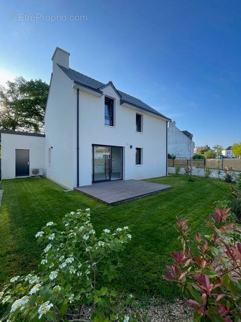 Maison à PLOEREN