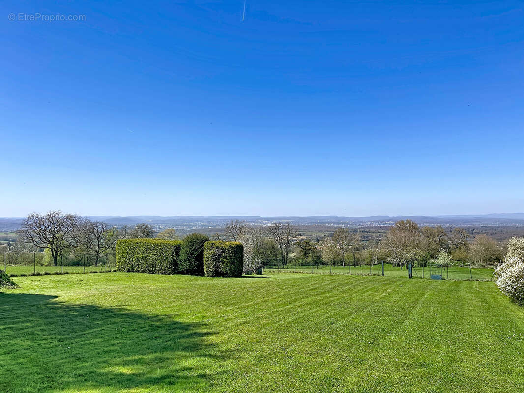 Maison à MONTBOUTON