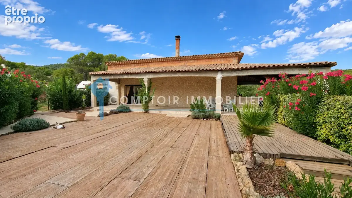 VAR (83) - À VENDRE - SALERNES - Villa atypique avec 5 chambres dans un superbe environnement - photo 12