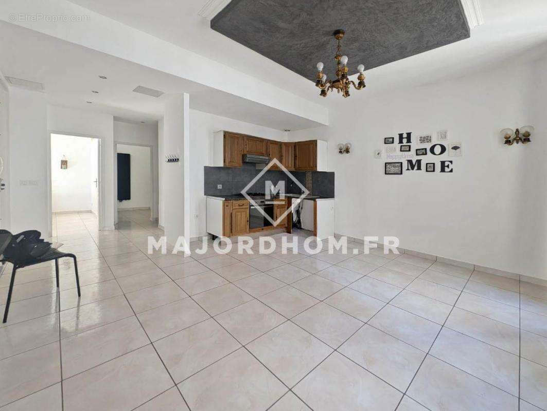 Appartement à MARSEILLE-1E