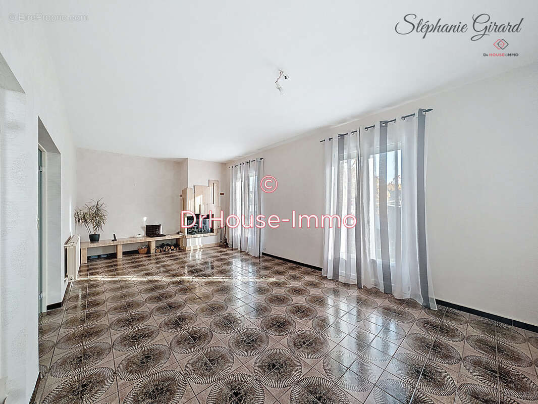 Maison à FLEURY-LES-AUBRAIS