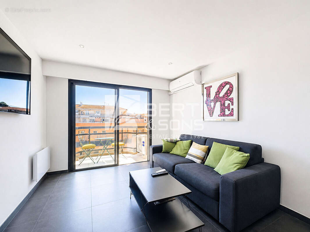 Appartement à MANDELIEU-LA-NAPOULE