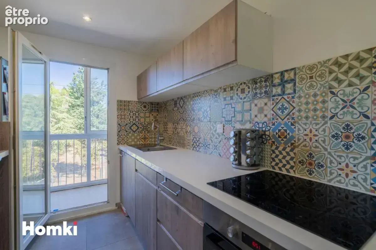 Appartement T5 de 85 m² à Marseille 13012, Boulevard Bonniot - photo 4